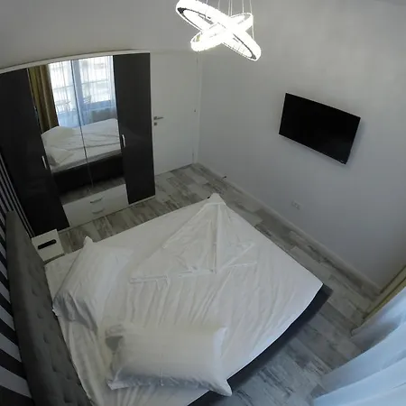 911 Apartment *