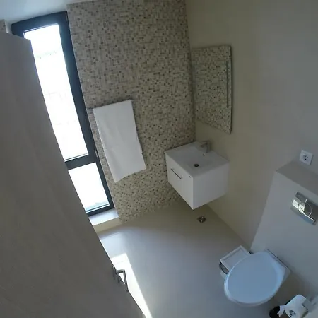 Apartment 911