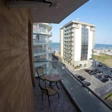 911 Mamaia