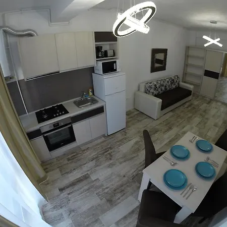911 Apartment *