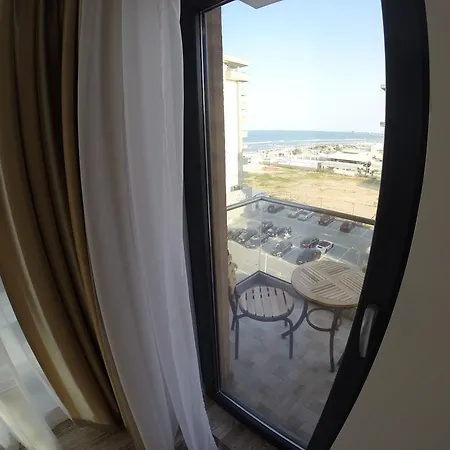911 * Mamaia