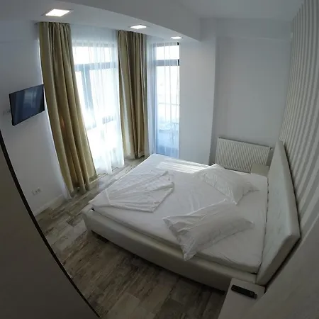 911 * Mamaia