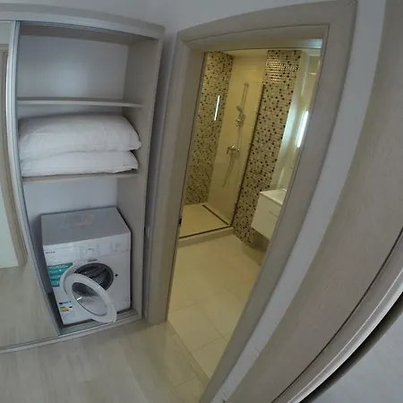 Apartment 911 *
